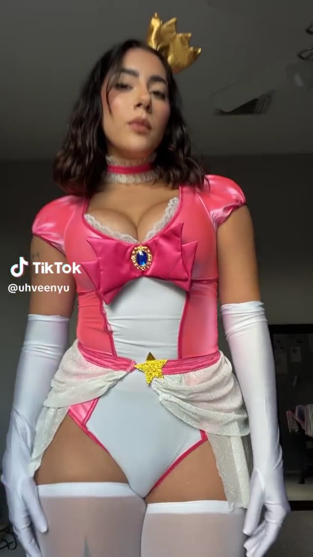uhveeny1 uhveeny1 nude Instagram photo 61 — @uhveeny1 leaked