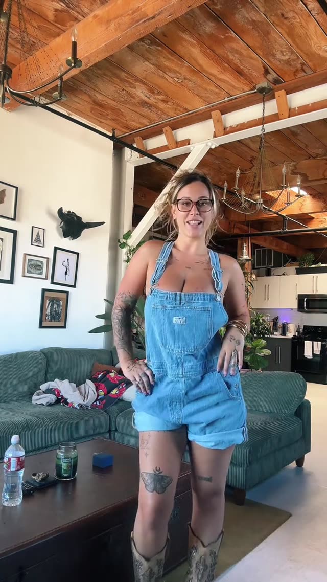 Loganvalerie nude Instagram photo 28 — @loganvalerie leaked