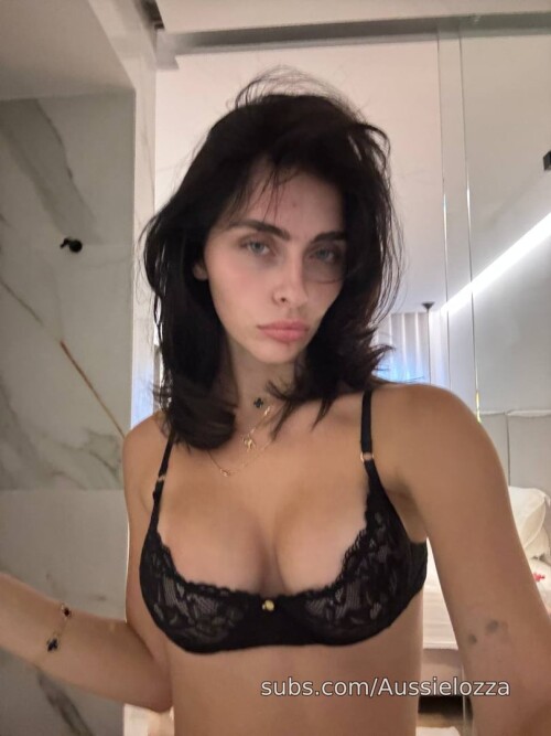 Laurenhamdenlaurenhamden — Instagram girl nude model