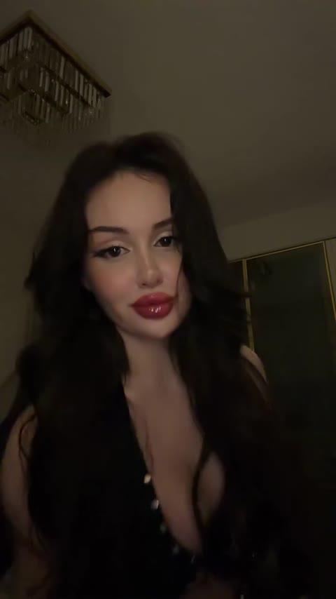 Laydatrkstnilaydaaust nude Instagram photo 2 — @laydatrkstnilaydaaust leaked