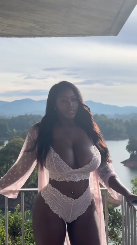 Ellietheempress nude Instagram photo 13 — @ellietheempress leaked